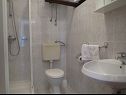 Apartementen Ena - near marina "Kornati": A1(4), A2(2) Biograd - Riviera Biograd  - Appartement - A1(4): badkamer met toilet