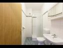 Apartementen Vese - 100 m from beach: A1(2+2), A2(2+2), A3(5+3), A4(2+2) Sveti Petar - Riviera Biograd  - Appartement - A4(2+2): badkamer met toilet