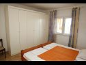 Apartementen Ivo - relaxing & comfortable: A1(4+1) Vrgada (Eiland Vrgada) - Riviera Biograd  - Appartement - A1(4+1): slaapkamer