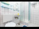 Apartementen Milo - 50m from the sea: A1(2) Milna (Brac) - Eiland Brac  - Appartement - A1(2): badkamer met toilet