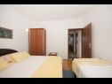 Apartementen Sreca - 150m from the beach A1 - Zeleni(2), A2 - Zuti(2) Mirca - Eiland Brac  - Appartement - A2 - Zuti(2): slaapkamer