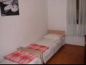Apartementen Soni - with barbecue; A1(3), A2(4) Postira - Eiland Brac  - Appartement - A2(4): slaapkamer