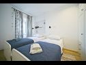 Apartementen Feng - comfy and sea view : A1(4) Postira - Eiland Brac  - Appartement - A1(4): slaapkamer