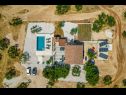 Vakantiehuizen Diana - pool and terrace: H(4+1) Pucisca - Eiland Brac  - Kroatië  - zwembad (huis en omgeving)