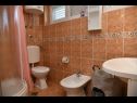 Apartementen Val - 300 m to the beach: SA1 (2+1), A2(5+2) Supetar - Eiland Brac  - Appartement - A2(5+2): badkamer met toilet