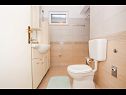Apartementen Žana - close to beach: A1(5+1) Veliki, A2(3) Mali Arbanija - Eiland Ciovo  - Appartement - A1(5+1) Veliki: badkamer met toilet