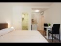 Apartementen Antonia - 270m to sea: A4 Green(2+2), SA2 Silver(2), A1Blue(2), SA3 Gold(2) Mastrinka - Eiland Ciovo  - Studio-appartment - SA3 Gold(2): slaapkamer