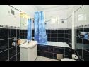 Apartementen Hazi 1 - 150m from sea: A1 Trogir(4+2), A2 Mastrinka(4+2) Mastrinka - Eiland Ciovo  - Appartement - A1 Trogir(4+2): badkamer met toilet