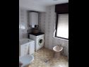 Apartementen Draga - 15 m from sea: A3(2+1) Mastrinka - Eiland Ciovo  - Appartement - A3(2+1): badkamer met toilet