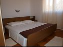 Apartementen Mirja - 100m from the beach & parking: A1(4)-Donji, A2(6+2)-Gornji Okrug Gornji - Eiland Ciovo  - Appartement - A2(6+2)-Gornji: slaapkamer