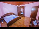 Apartementen Vinko - 80 m from beach: A1(4+2), A2(4+2) Okrug Gornji - Eiland Ciovo  - Appartement - A2(4+2): slaapkamer