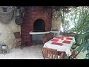 Vakantiehuizen Filip - comfortable: H(6+2) Okrug Gornji - Eiland Ciovo  - Kroatië  - barbecue