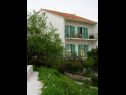 Apartementen Vinko - 80 m from beach: A1(4+2), A2(4+2) Okrug Gornji - Eiland Ciovo  - huis
