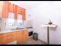 Apartementen Slavica - 70 m from the beach : Lero1(4+1) Okrug Gornji - Eiland Ciovo  - Appartement - Lero1(4+1): keuken