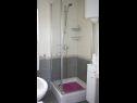Apartementen Ivo A2(2)-Đurđa, A1(4+1)-Ines, A3(4+1)-Vilma Crikvenica - Riviera Crikvenica  - Appartement - A1(4+1)-Ines: badkamer met toilet