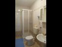 Apartementen Darka 1 - SA3(2), 2 - SA4(2), 3 - SA7(2), 4 - SA12(2), 9 - A9(2+2) Crikvenica - Riviera Crikvenica  - Studio-appartment - 4 - SA12(2): badkamer met toilet