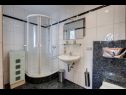 Apartementen Miro SA1(2), SA3(2), A2 Maisonette(2+2), A4(6+2), A5(6+2)  Crikvenica - Riviera Crikvenica  - Studio-appartment - SA1(2): badkamer met toilet