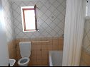 Apartementen Kate - free private parking: A1(6), A2(3+1)Kada, A3(3+1)Tus Novi Vinodolski - Riviera Crikvenica  - Appartement - A2(3+1)Kada: badkamer met toilet