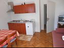 Apartementen Kate - free private parking: A1(6), A2(3+1)Kada, A3(3+1)Tus Novi Vinodolski - Riviera Crikvenica  - Appartement - A2(3+1)Kada: woonkamer