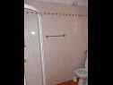 Apartementen Kate - free private parking: A1(6), A2(3+1)Kada, A3(3+1)Tus Novi Vinodolski - Riviera Crikvenica  - Appartement - A3(3+1)Tus: badkamer met toilet