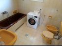 Apartementen Radmi A1(4) - veliki, A2(4) - mali Novi Vinodolski - Riviera Crikvenica  - Appartement - A1(4) - veliki: badkamer met toilet
