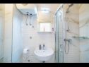 Apartementen en kamers Bari - 10 km from airport: A1(2), A2(2), R2(2), R3(2), R4(2) Kupari - Riviera Dubrovnik  - Kamer - R2(2): badkamer met toilet
