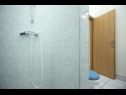 Apartementen Josi - 200 m from sea: SA1(2), SA2(2), SA3(2), A5(4), SA6(2), A7(4) Vrboska - Eiland Hvar  - Studio-appartment - SA3(2): badkamer met toilet