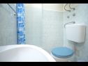 Apartementen Josi - 200 m from sea: SA1(2), SA2(2), SA3(2), A5(4), SA6(2), A7(4) Vrboska - Eiland Hvar  - Studio-appartment - SA3(2): badkamer met toilet