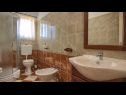 Vakantiehuizen Kova - private pool: H(8+2) Liznjan - Istrië  - Kroatië  - H(8+2): badkamer met toilet
