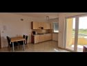 Apartementen Gorgi - garden view: A2(2), A3(2), A4(2), A5(2), A6(2) Liznjan - Istrië  - Appartement - A2(2): keuken en eetkamer