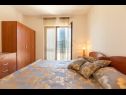 Apartementen Mari - 50m from the sea A1(4), A2(4) Baai Tri zala (Zrnovo) - Eiland Korcula  - Kroatië  - Appartement - A1(4): slaapkamer