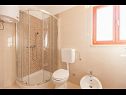 Vakantiehuizen Polonijo H(6+2) Krk - Eiland Krk  - Kroatië  - H(6+2): badkamer met toilet