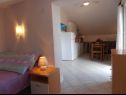 Apartementen Dragica - with kids playground: A1 MIA(2+1), A2 IVA(2), A3 LARA(4+1), SA4 TEA(2) Malinska - Eiland Krk  - Studio-appartment - SA4 TEA(2): slaapkamer