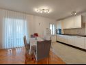 Apartementen Fab - spacious terrace: A1(5+1) Punat - Eiland Krk  - Appartement - A1(5+1): eetkamer