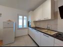 Apartementen Fab - spacious terrace: A1(5+1) Punat - Eiland Krk  - Appartement - A1(5+1): keuken