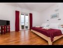 Apartementen Juri A1(2+2), A2(2+2) Vrbnik - Eiland Krk  - Appartement - A2(2+2): slaapkamer