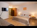 Apartementen Polo A1 (4+2) Vrbnik - Eiland Krk  - Appartement - A1 (4+2): slaapkamer