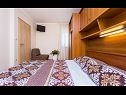 Apartementen Brusic A1(2) Vrbnik - Eiland Krk  - Appartement - A1(2): slaapkamer