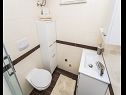 Apartementen Zahija A1(2) Vrbnik - Eiland Krk  - Appartement - A1(2): badkamer met toilet