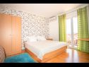 Apartementen Anđelko - air conditioning: A1(6+2), A2(6+2) Baska Voda - Riviera Makarska  - Appartement - A2(6+2): slaapkamer