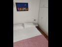 Apartementen Žana - 30 m from sea : A1(6+2) Baska Voda - Riviera Makarska  - Appartement - A1(6+2): slaapkamer