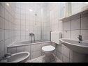 Apartementen Robert - sea view : A1(4+1), A2(4+2) Brela - Riviera Makarska  - Appartement - A2(4+2): badkamer met toilet