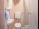 Apartementen Ante - seaview A1(5), SA2(3), SA3(2+1) Brela - Riviera Makarska  - Studio-appartment - SA3(2+1): badkamer met toilet