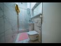 Apartementen Lovre - close to the sea : A1(6), A2(4+1) prizemlje, A3(5) Brela - Riviera Makarska  - Appartement - A2(4+1) prizemlje: badkamer met toilet