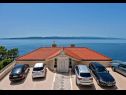Apartementen Draga - 10 m from sea: A1(4+2), A2(2+2) Brela - Riviera Makarska  - parkeerplaats