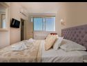 Apartementen Draga - 10 m from sea: A1(4+2), A2(2+2) Brela - Riviera Makarska  - Appartement - A1(4+2): slaapkamer