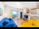 Apartementen Horizont - 150 m from pebble beach: A1-Filip(4+2), A2-Mario(4+2) Brist - Riviera Makarska  - Appartement - A1-Filip(4+2): woonkamer