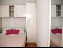 Apartementen Ivi - 100 m from pebble beach: A1(2+2), A2(2+2), A3(2+2), A4(4+4), A5(2+2) Drasnice - Riviera Makarska  - Appartement - A5(2+2): slaapkamer