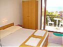 Apartementen Jozo - 150 m from pebble beach: A1(2), A2(2), A3(2), A4(4), A5(4) Gradac - Riviera Makarska  - slaapkamer