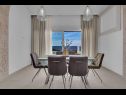 Apartementen Prgo - with view and parking: A1(6), A2(6), A3(4) Makarska - Riviera Makarska  - Appartement - A3(4): eetkamer